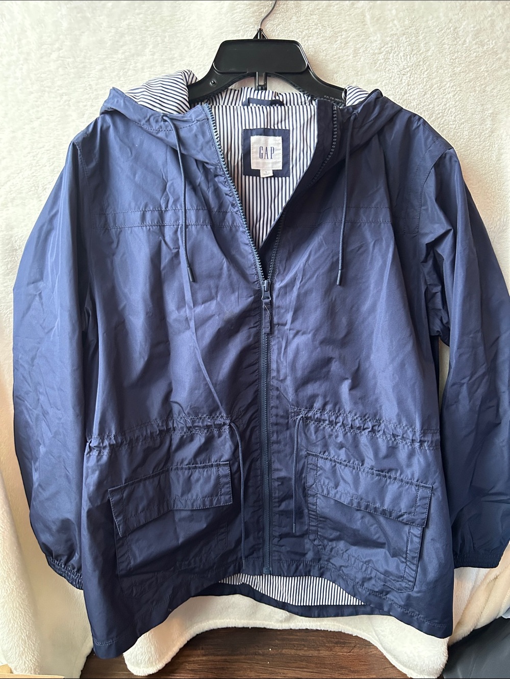 GAP womens size L Navy Hooded Rain Jacket